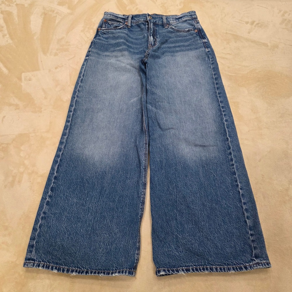 American Eagle Low-Rise Ultra Wide Leg Jeans Womens Size 4 Regular Medium Wash